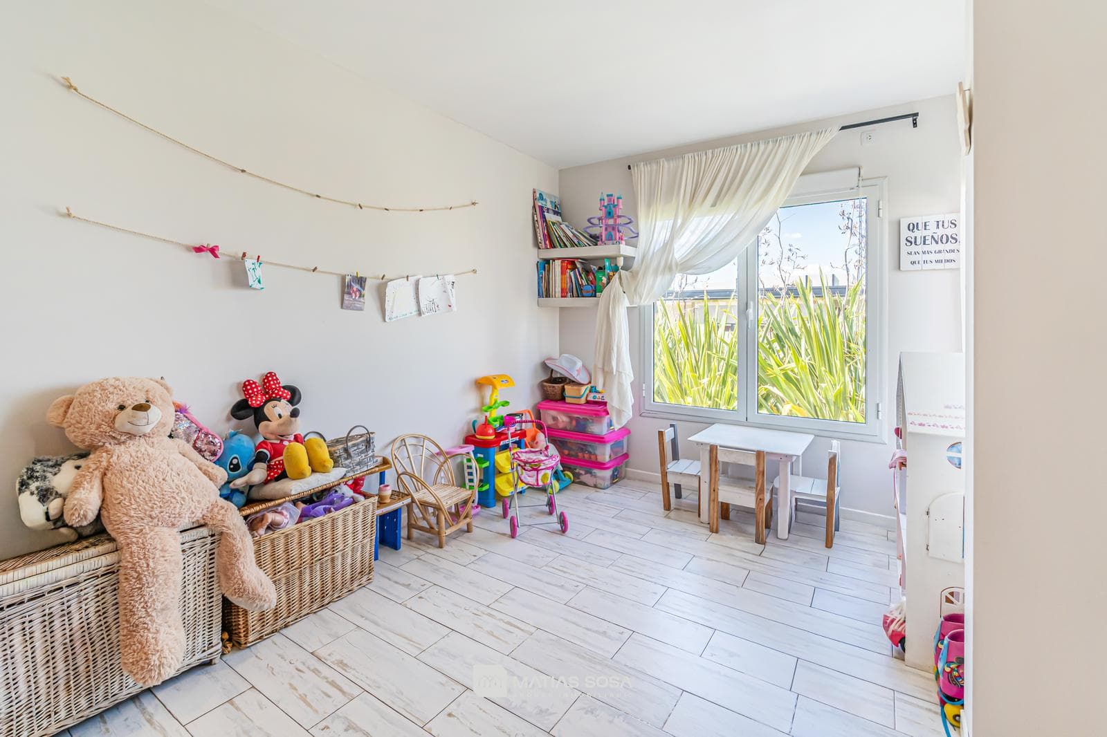 Venta - Casa 4 Ambientes - Parque con Piscina y Galeria con Parrilla - Tierras del Mar