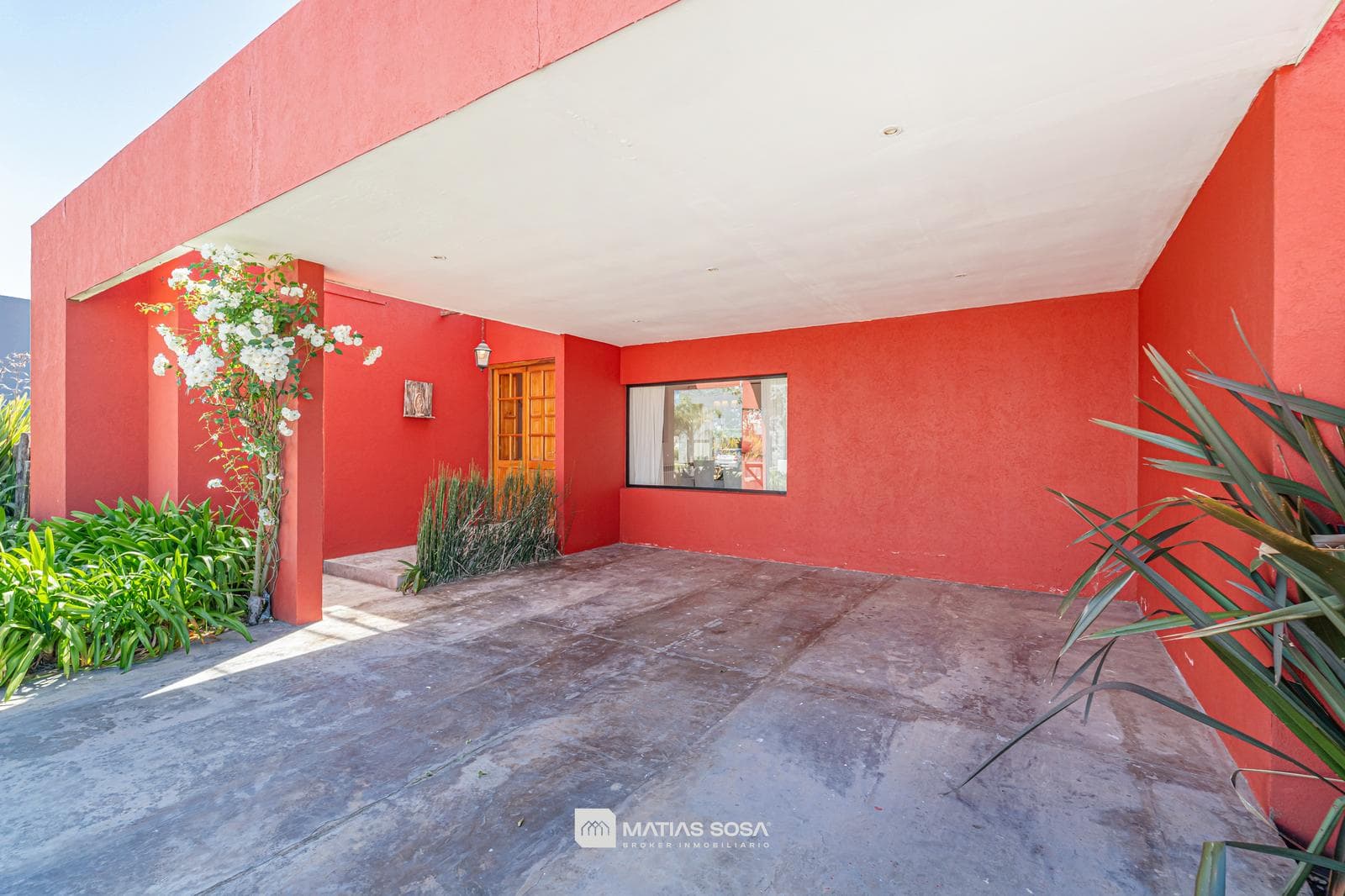 For Sale - 4-Room House - Park with Pool and Patio with Grill - Tierras del Mar