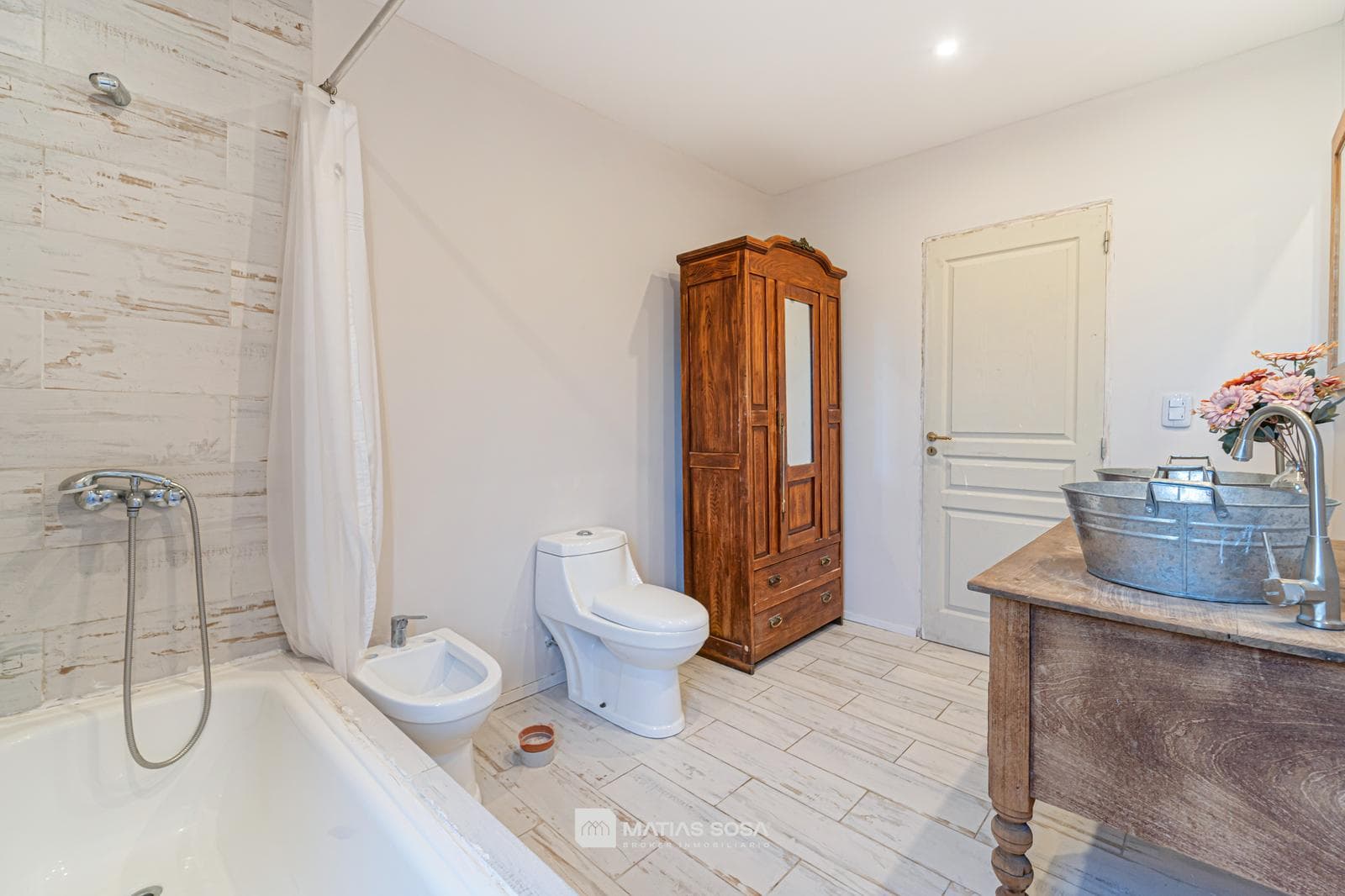 Venta - Casa 4 Ambientes - Parque con Piscina y Galeria con Parrilla - Tierras del Mar