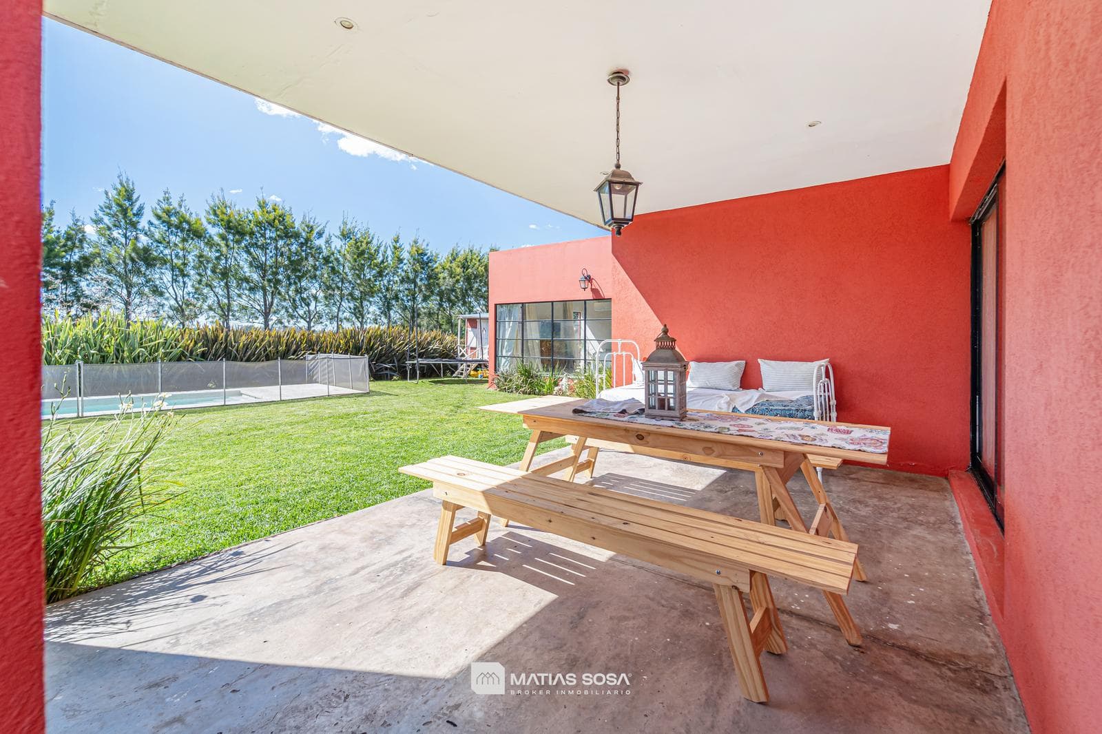 Venta - Casa 4 Ambientes - Parque con Piscina y Galeria con Parrilla - Tierras del Mar