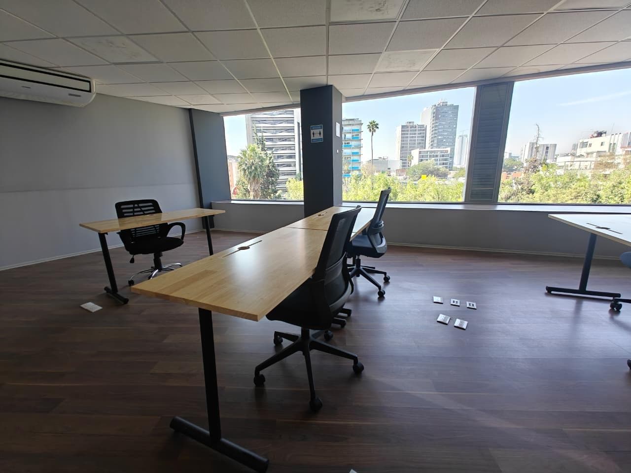 Office for Rent in the Roma Insurgentes Neighborhood