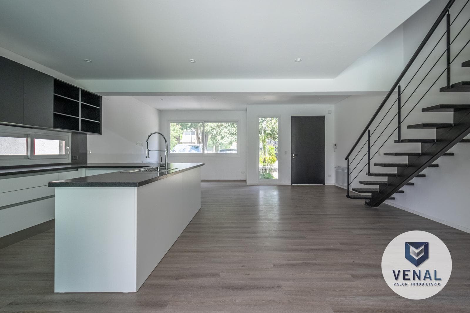 House for Sale in Tigre: 4-room, brand-new with a pool, Villa Elvira Gated Community, General Pacheco