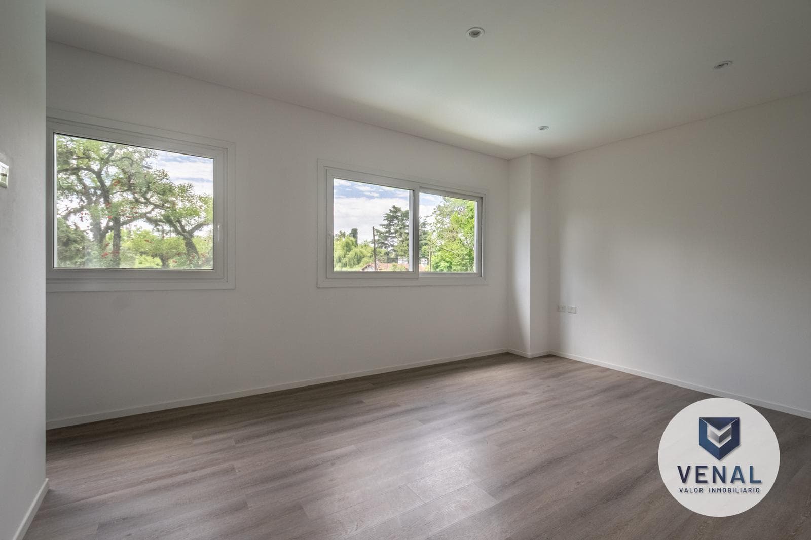 House for Sale in Tigre: 4-room, brand-new with a pool, Villa Elvira Gated Community, General Pacheco