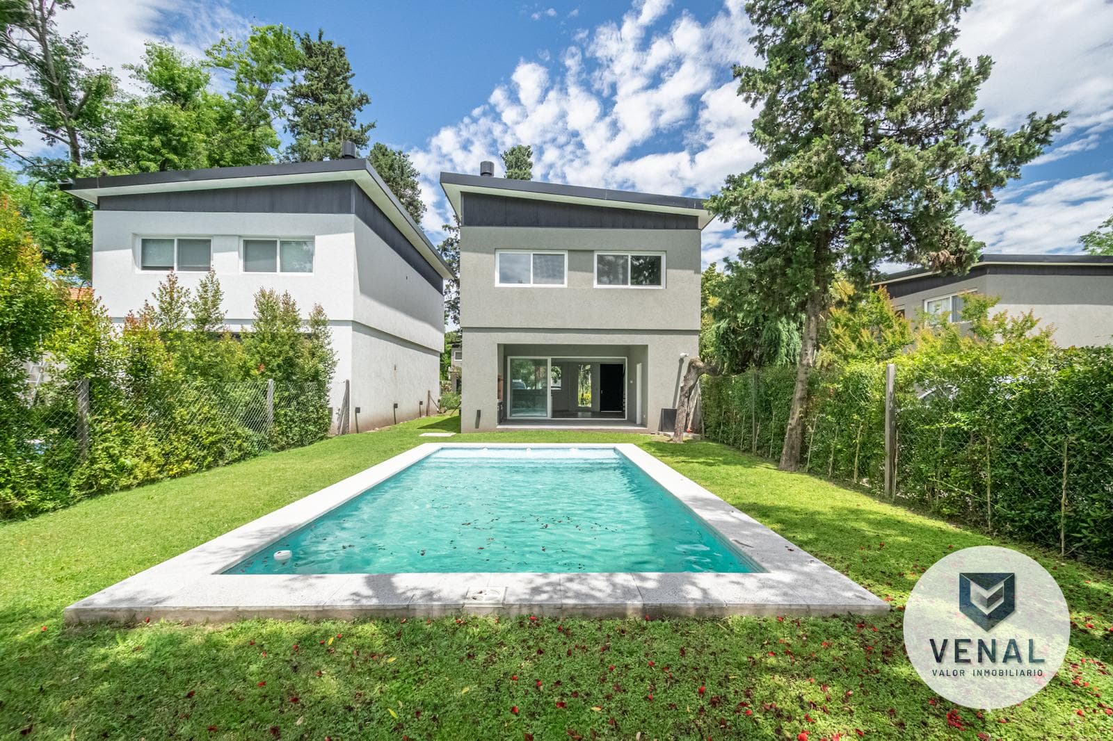 House for Sale in Tigre: 4-room, brand-new with a pool, Villa Elvira Gated Community, General Pacheco