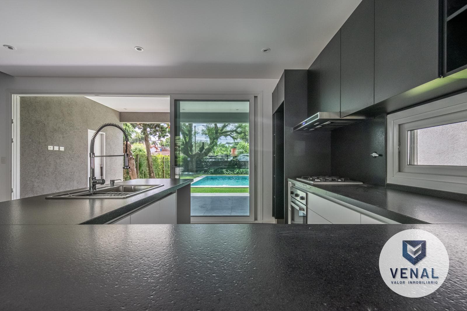 House for Sale in Tigre: 4-room, brand-new with a pool, Villa Elvira Gated Community, General Pacheco