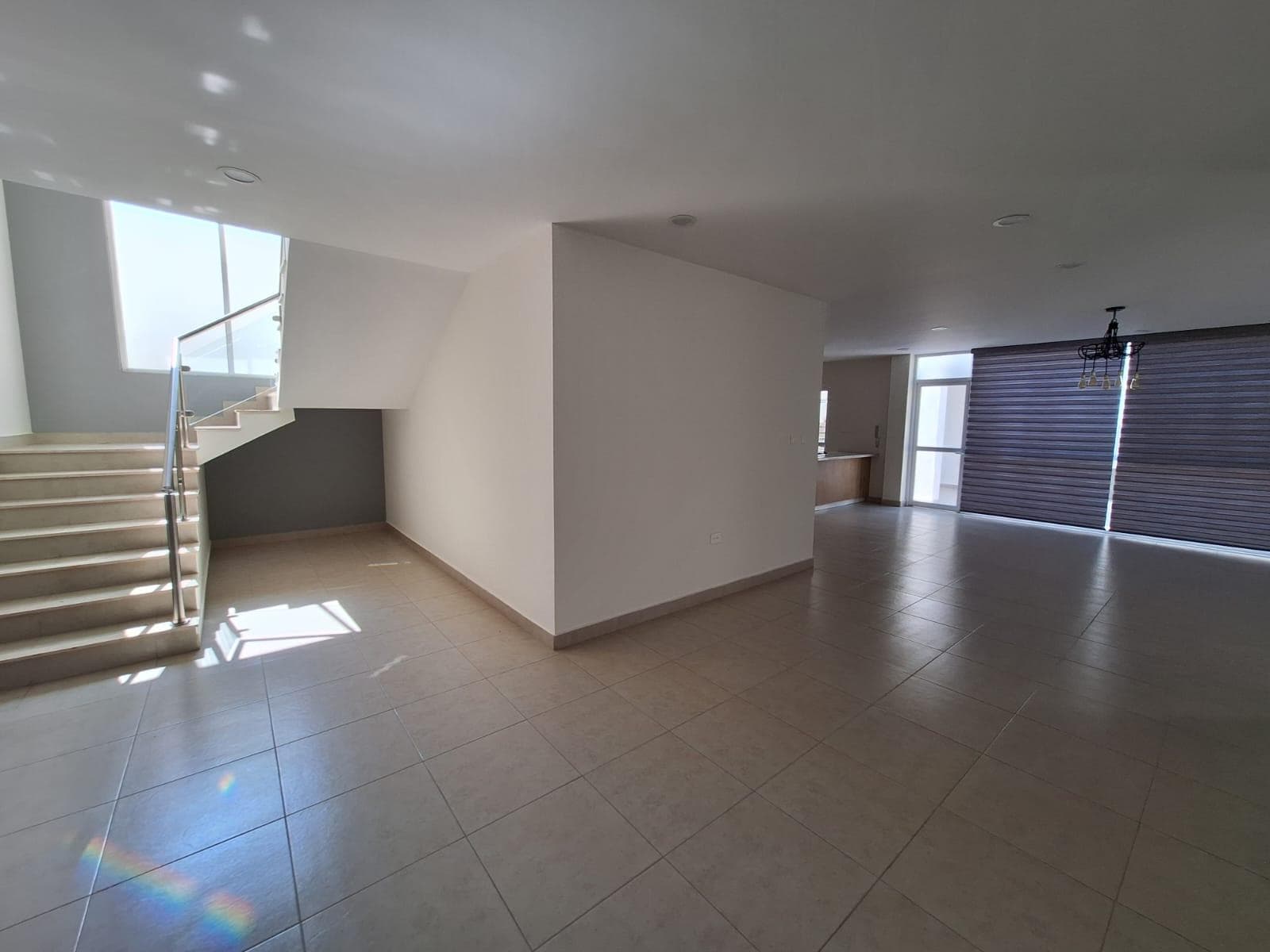 Casa con 4 Recámaras con baño y Vestidor en Jardín de los Almendros, jardín trasero son Terraza y Asador