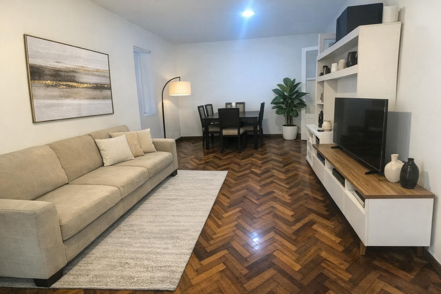 4-Bedroom Apartment, Barrio Norte, PERFECT FOR FLIPPING