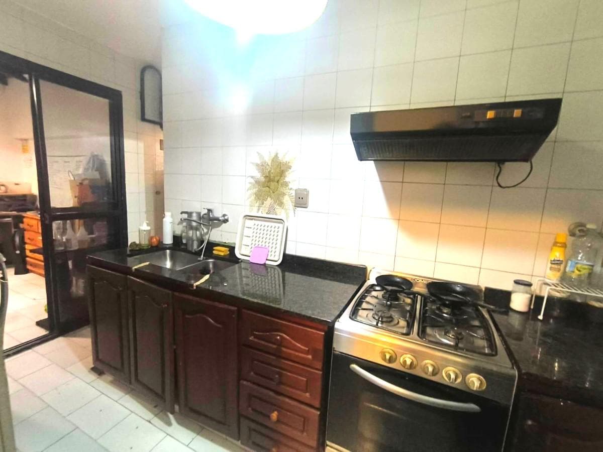 4-Bedroom Apartment, Barrio Norte, PERFECT FOR FLIPPING