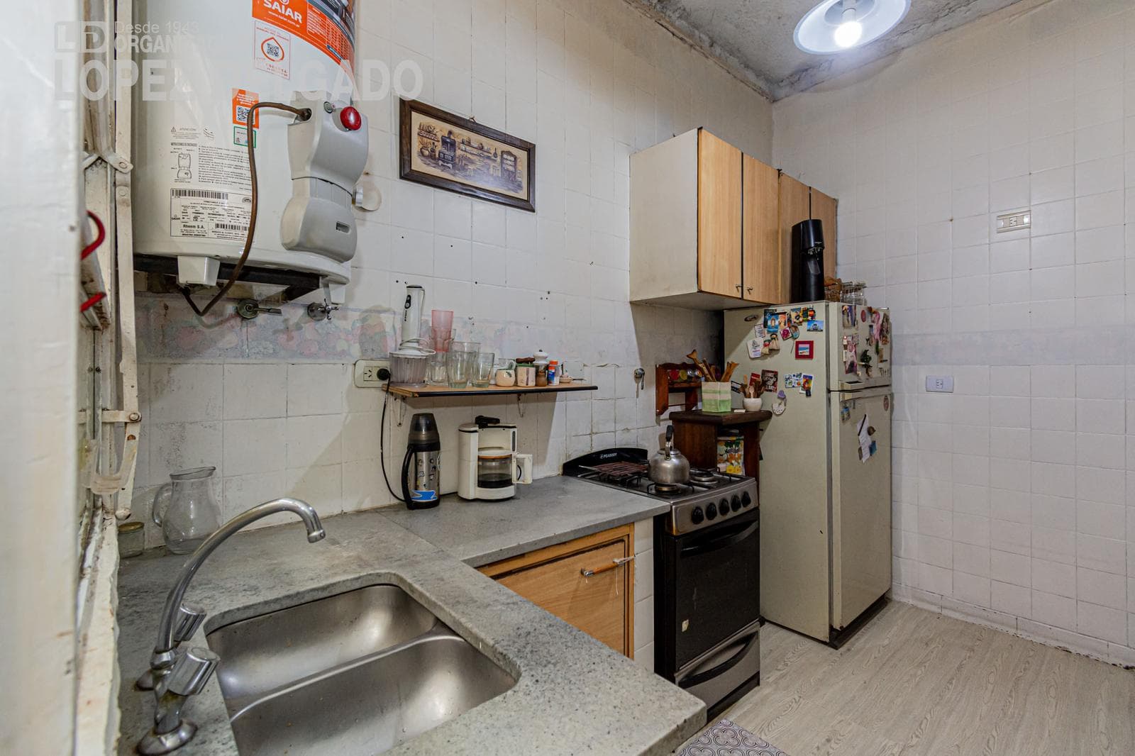 4-Bedroom House on a Street Corner with a Garage and Terrace in Villa del Parque