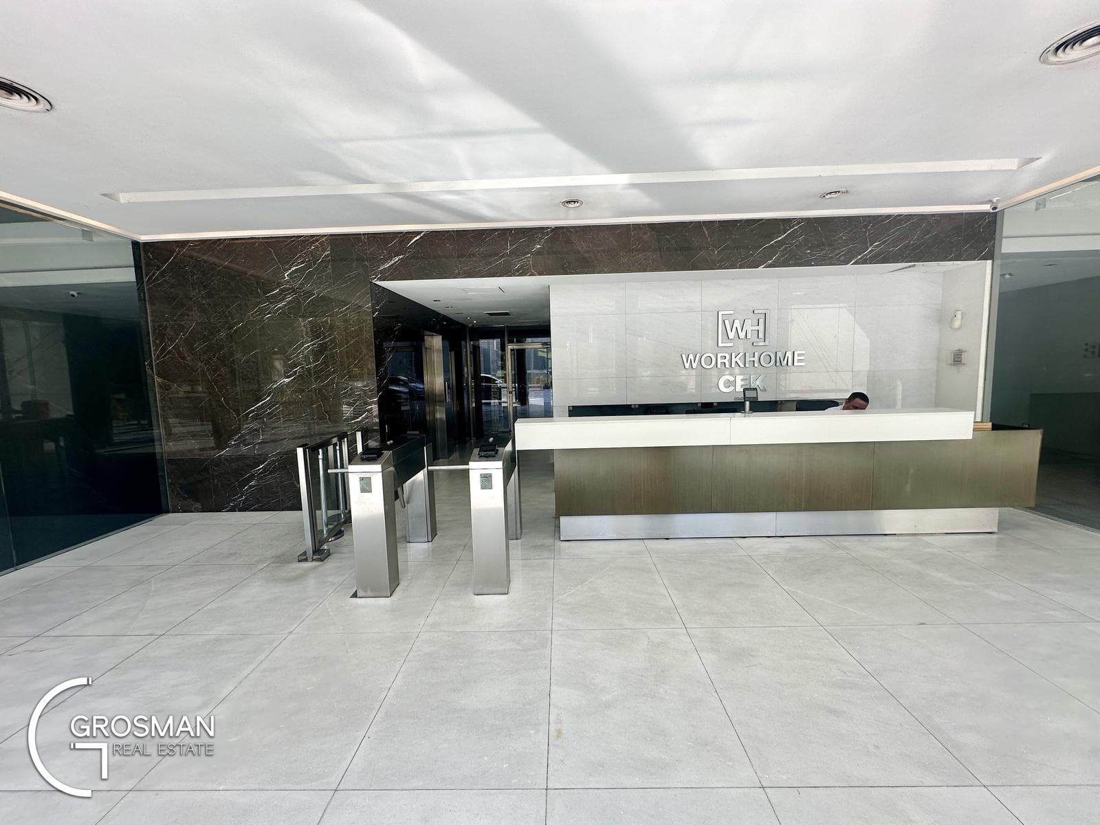 Premium Office Space for Rent in Las Cañitas - 24-Hour Security - Bright - Quiet - Open View