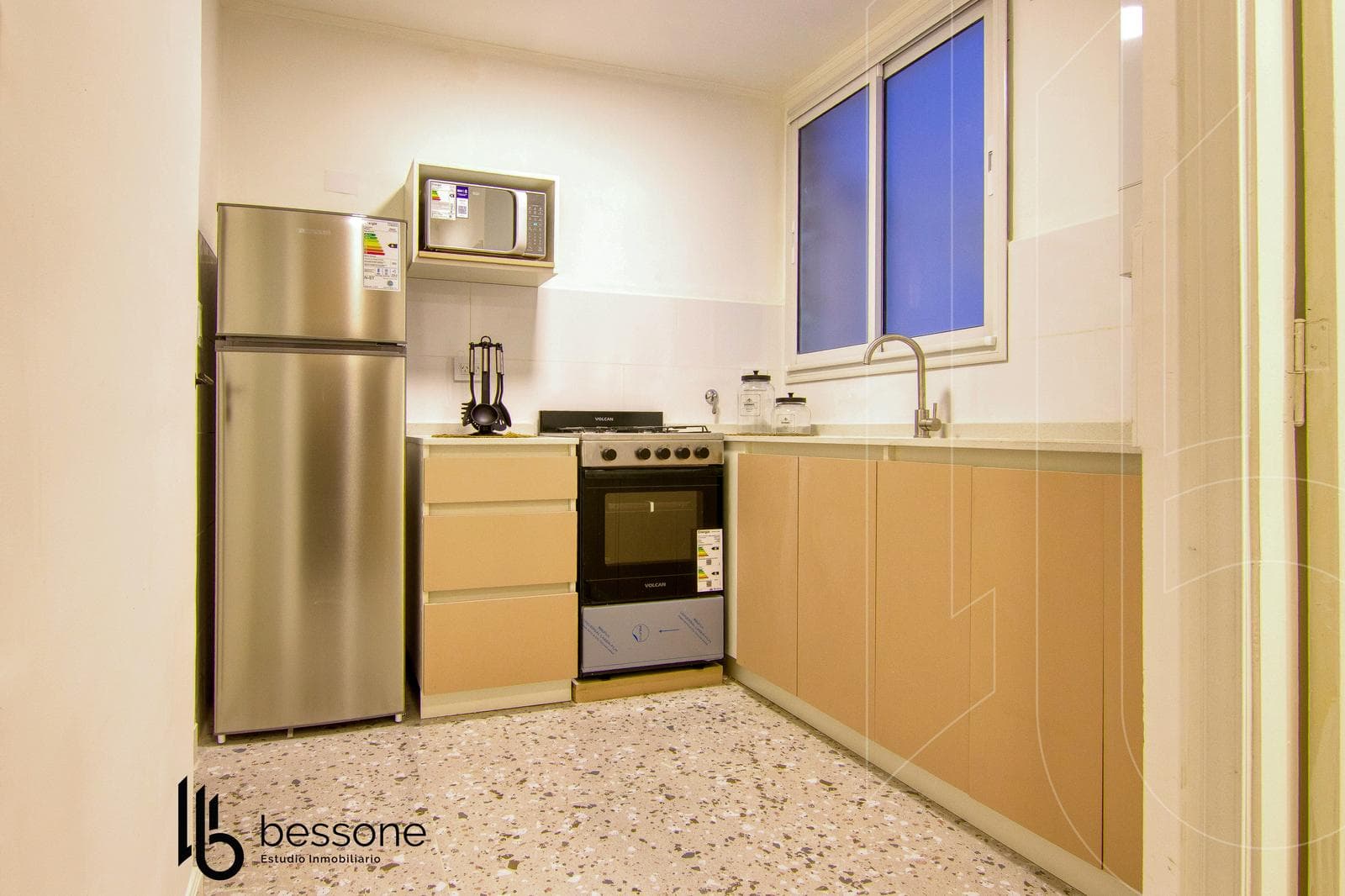 Apartment for Rent—Excellent Location