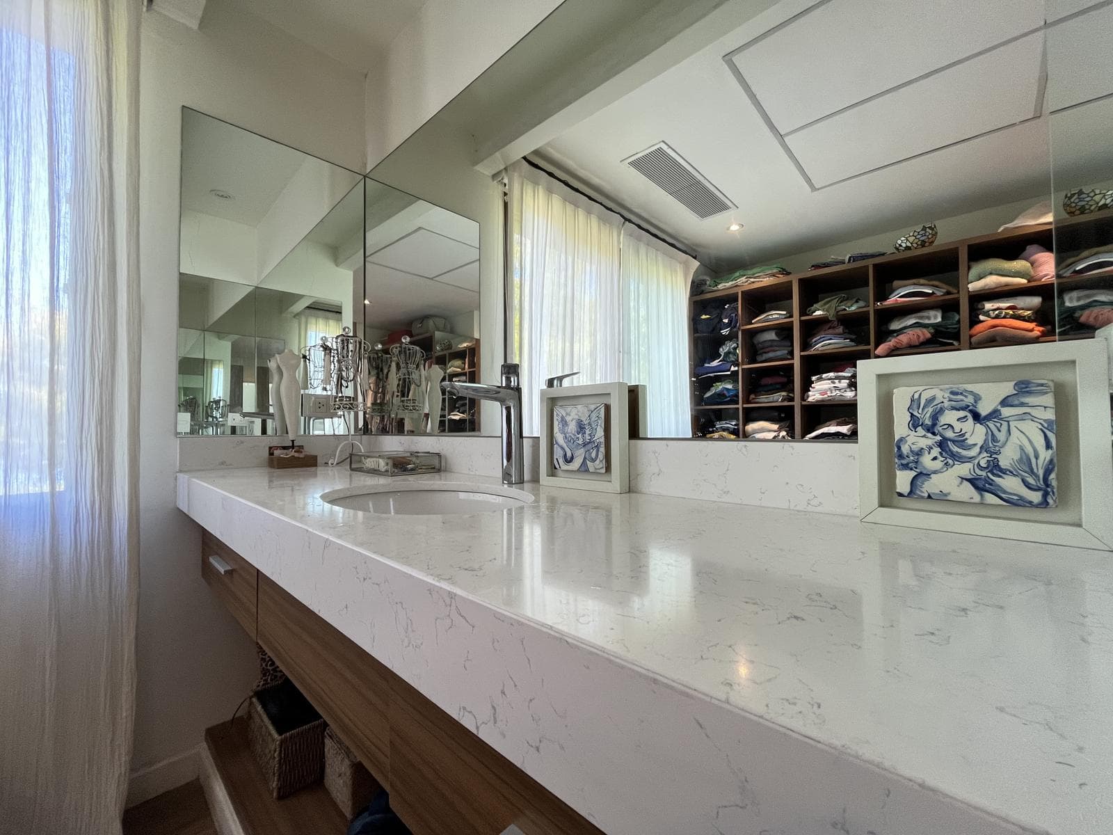 Modern 4-Bedroom House Office Playroom TV Room in La Laguna-Puertos del Lago-Marinas