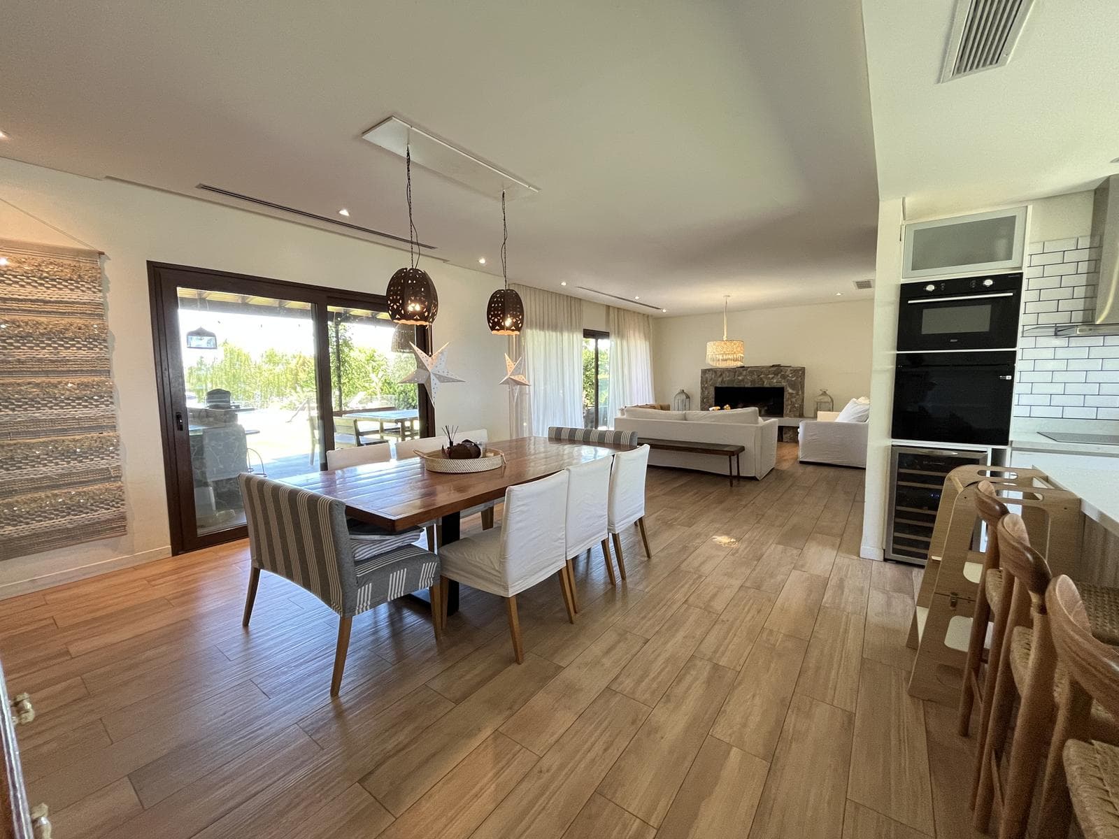 Modern 4-Bedroom House Office Playroom TV Room in La Laguna-Puertos del Lago-Marinas