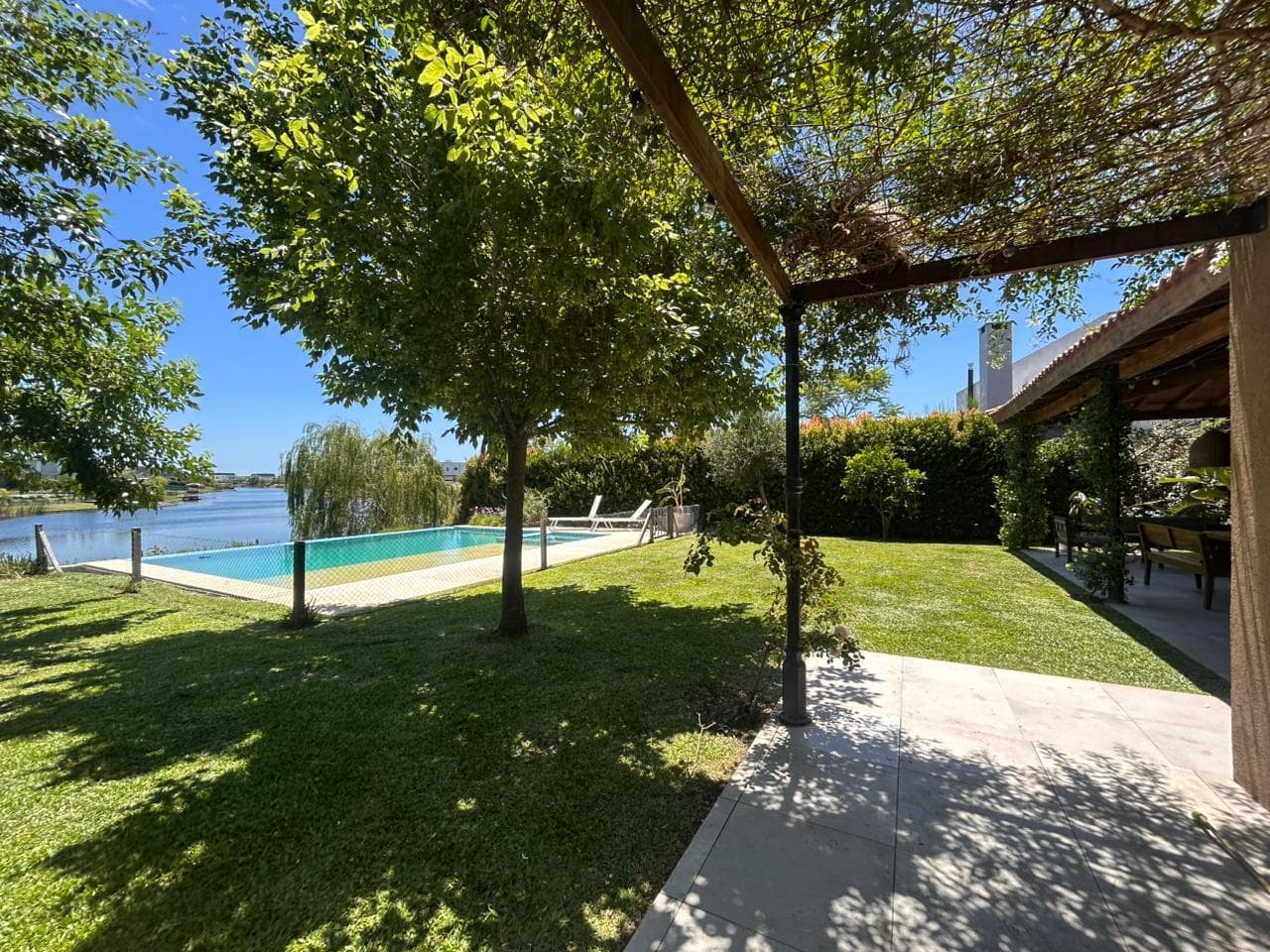 Modern 4-Bedroom House Office Playroom TV Room in La Laguna-Puertos del Lago-Marinas