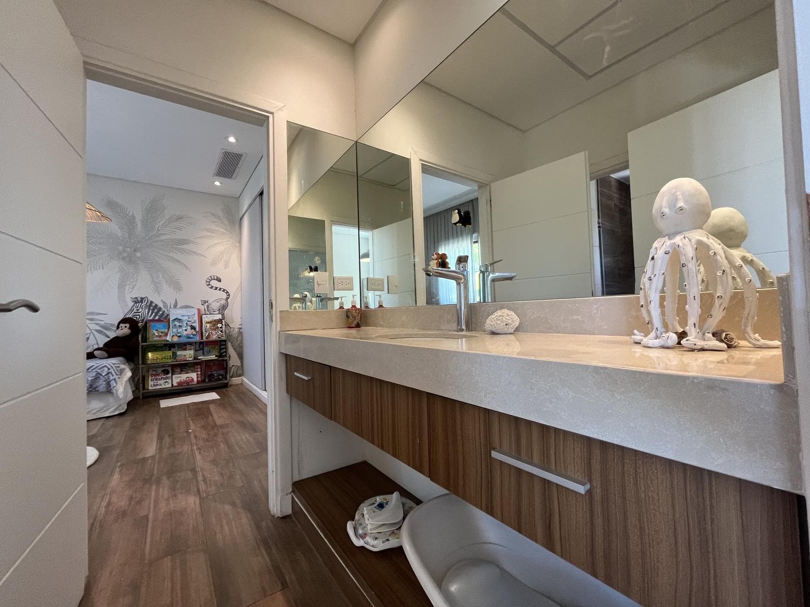 Modern 4-Bedroom House Office Playroom TV Room in La Laguna-Puertos del Lago-Marinas