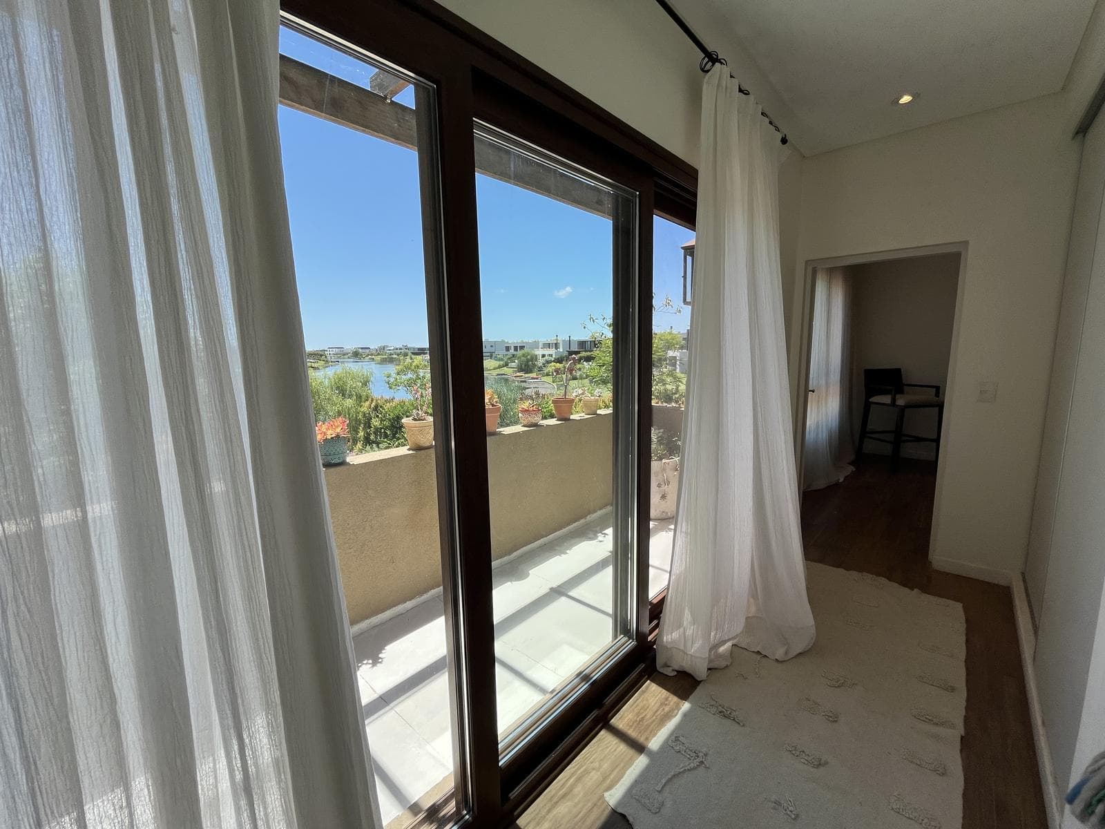 Modern 4-Bedroom House Office Playroom TV Room in La Laguna-Puertos del Lago-Marinas