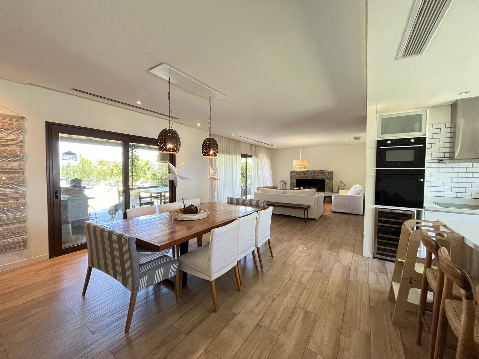 Modern 4-Bedroom House Office Playroom TV Room in La Laguna-Puertos del Lago-Marinas