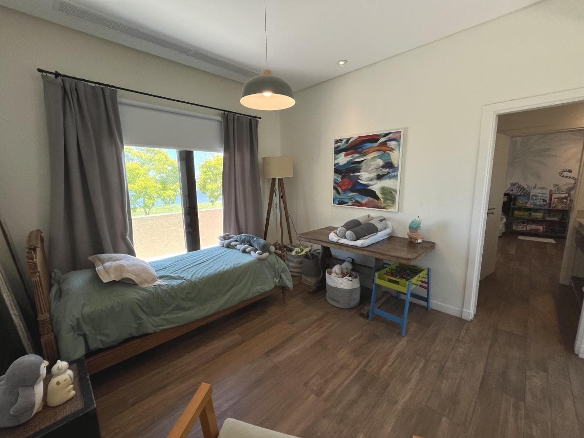 Modern 4-Bedroom House Office Playroom TV Room in La Laguna-Puertos del Lago-Marinas