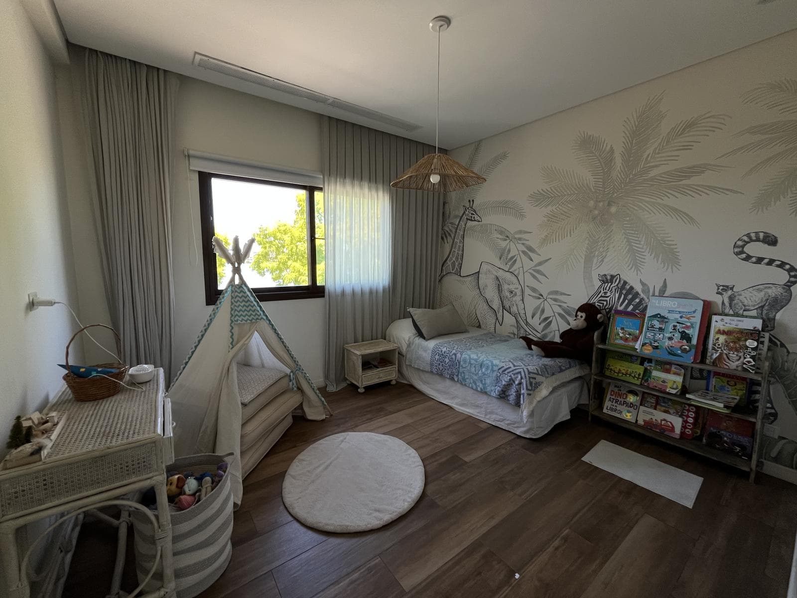Modern 4-Bedroom House Office Playroom TV Room in La Laguna-Puertos del Lago-Marinas
