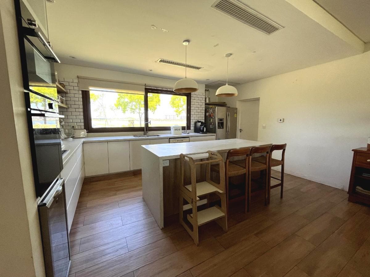 Modern 4-Bedroom House Office Playroom TV Room in La Laguna-Puertos del Lago-Marinas