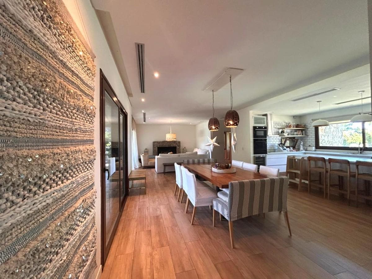 Modern 4-Bedroom House Office Playroom TV Room in La Laguna-Puertos del Lago-Marinas