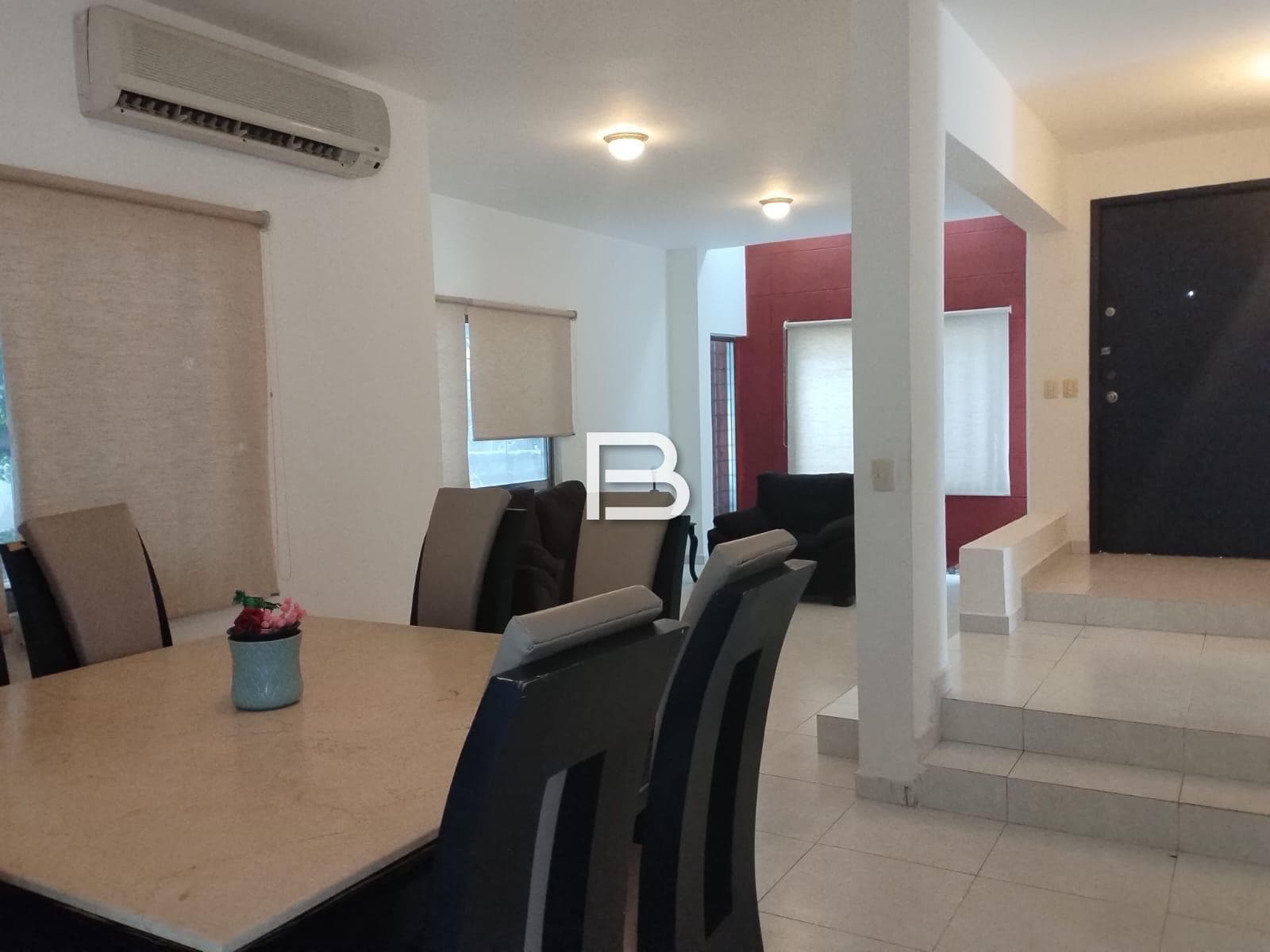 House for Rent One Block from the Ibis Cancún Hotel
