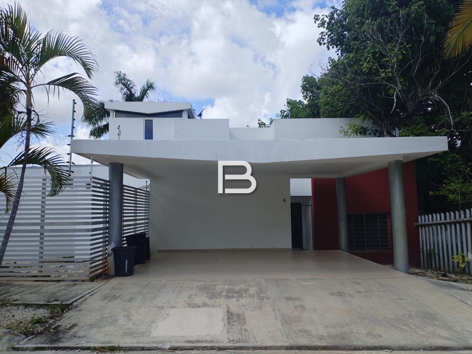 House for Rent One Block from the Ibis Cancún Hotel