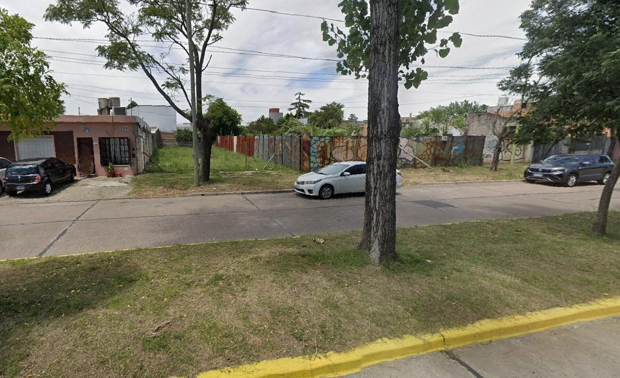 Land for Sale, totaling 346 m2. In Downtown Campana