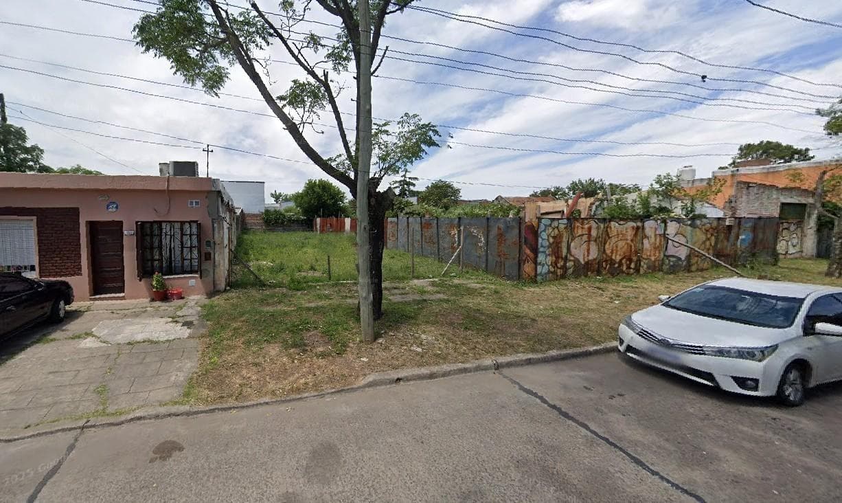 Land for Sale, totaling 346 m2. In Downtown Campana