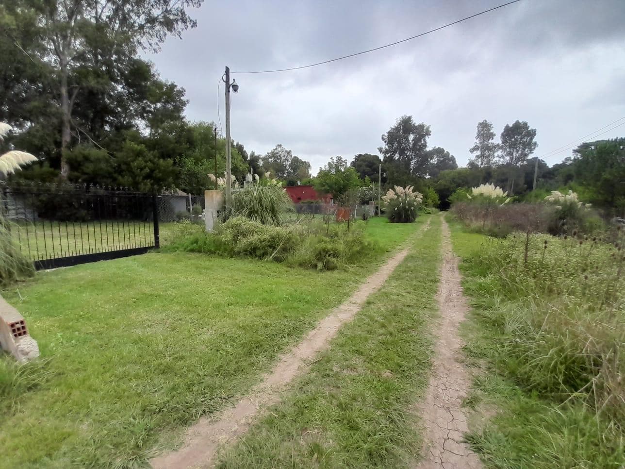 3-Room Country House for Sale in Lomas Altas, Just a Few Meters From Laguna Chascomus — Exchange and Financing Available!!