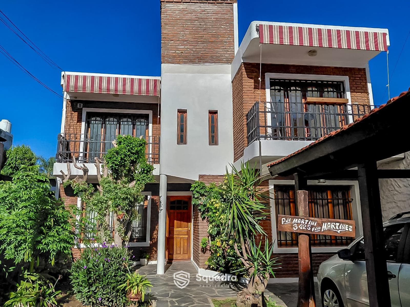 FOR SALE | FOR RENT - 2-bedroom PA house with garage and terrace - La Florida neighborhood, Rosario.