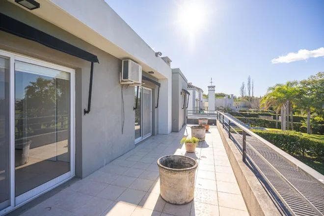 HOUSE FOR SALE NEAR THE GOLF COURSE, SAN ISIDRO LABRADOR NEIGHBORHOOD, VILLANUEVA, TIGRE