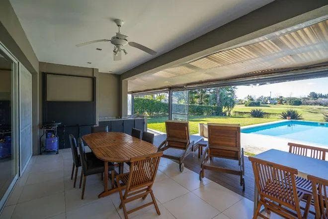 HOUSE FOR SALE NEAR THE GOLF COURSE, SAN ISIDRO LABRADOR NEIGHBORHOOD, VILLANUEVA, TIGRE
