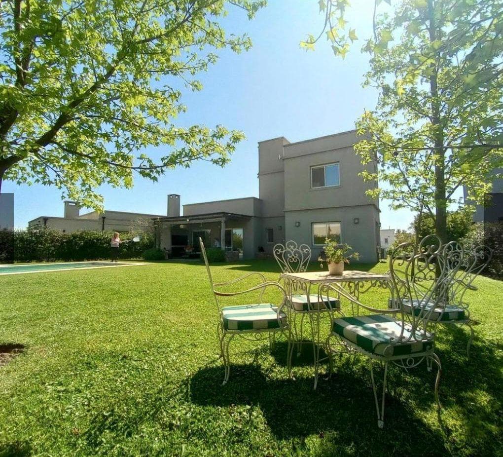 Vacation Rental in El Cantón - North