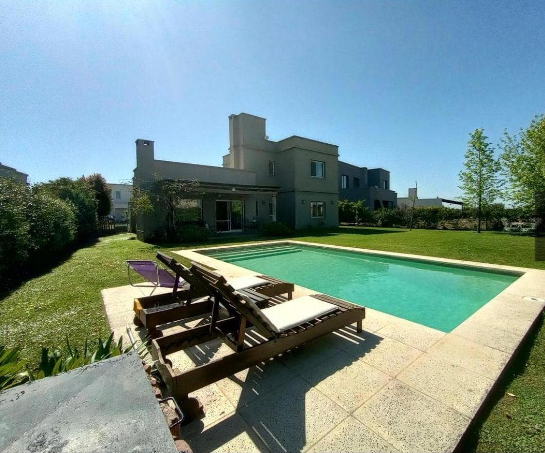 Vacation Rental in El Cantón - North