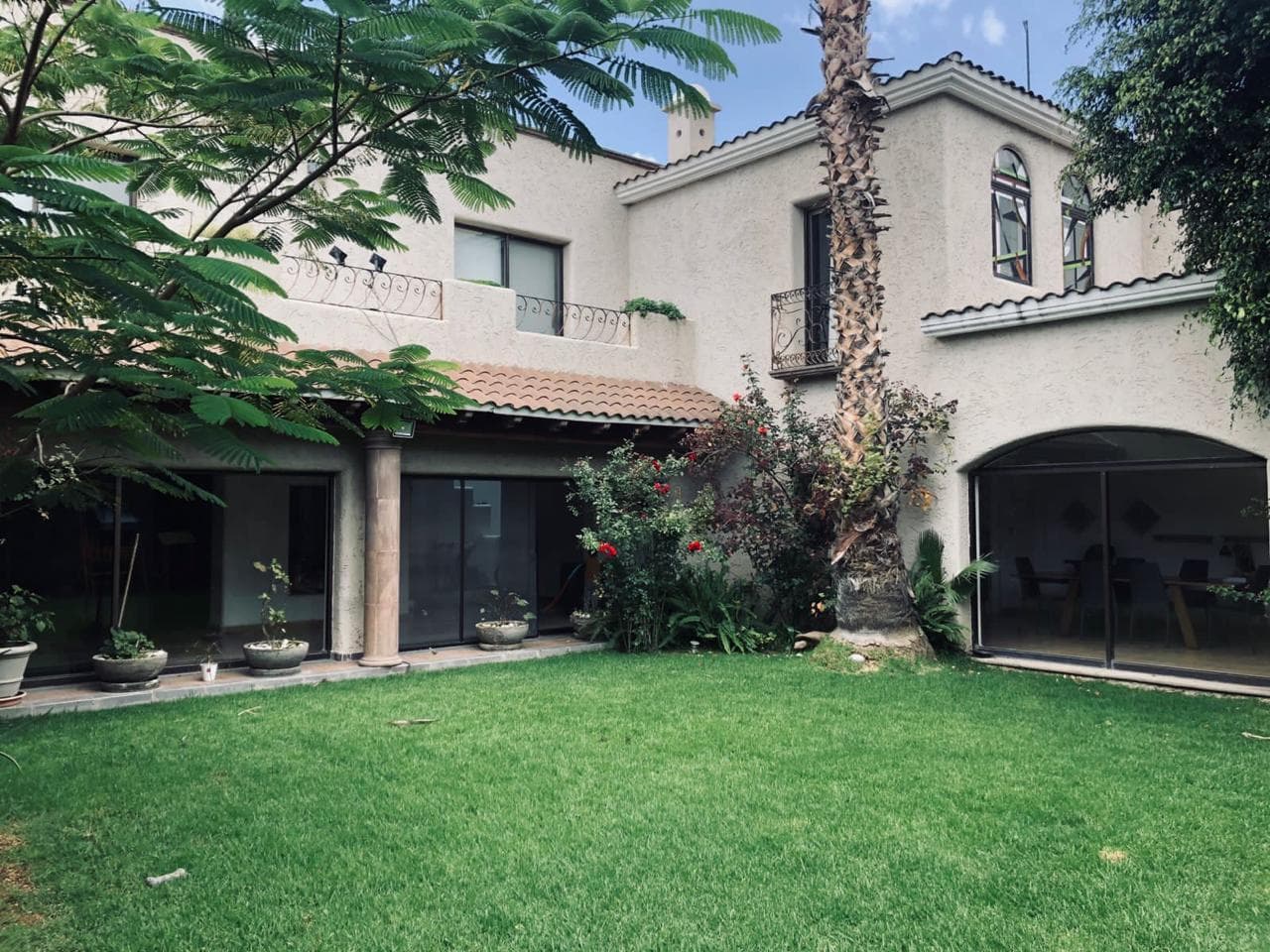 HOUSE FOR SALE IN CHAPULTEPEC