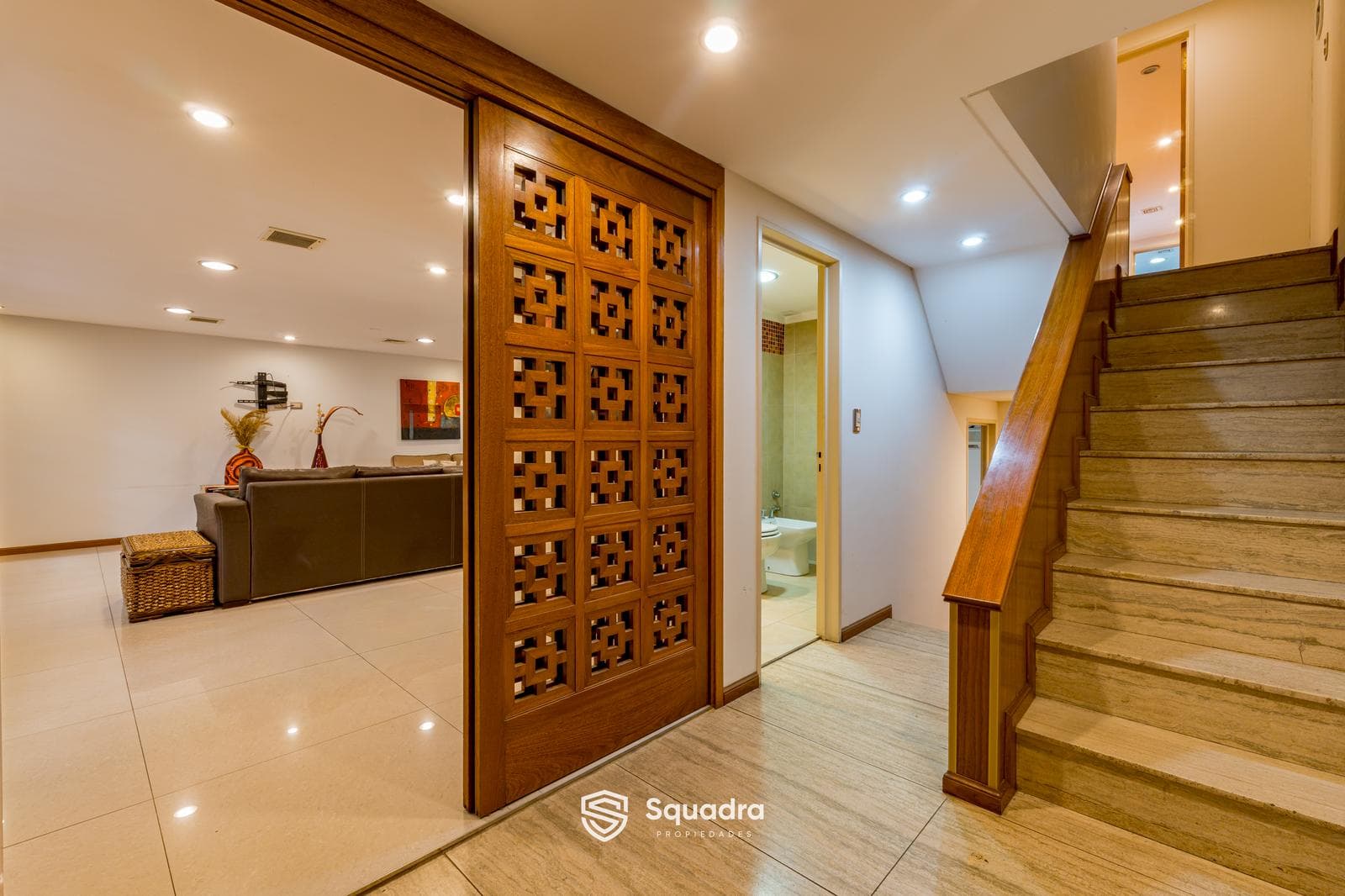 FOR SALE | TRADE - House with 3 bedrooms, a multipurpose room, and a double garage. Arroyito, Rosario - QUALIFIES FOR A MORTGAGE.