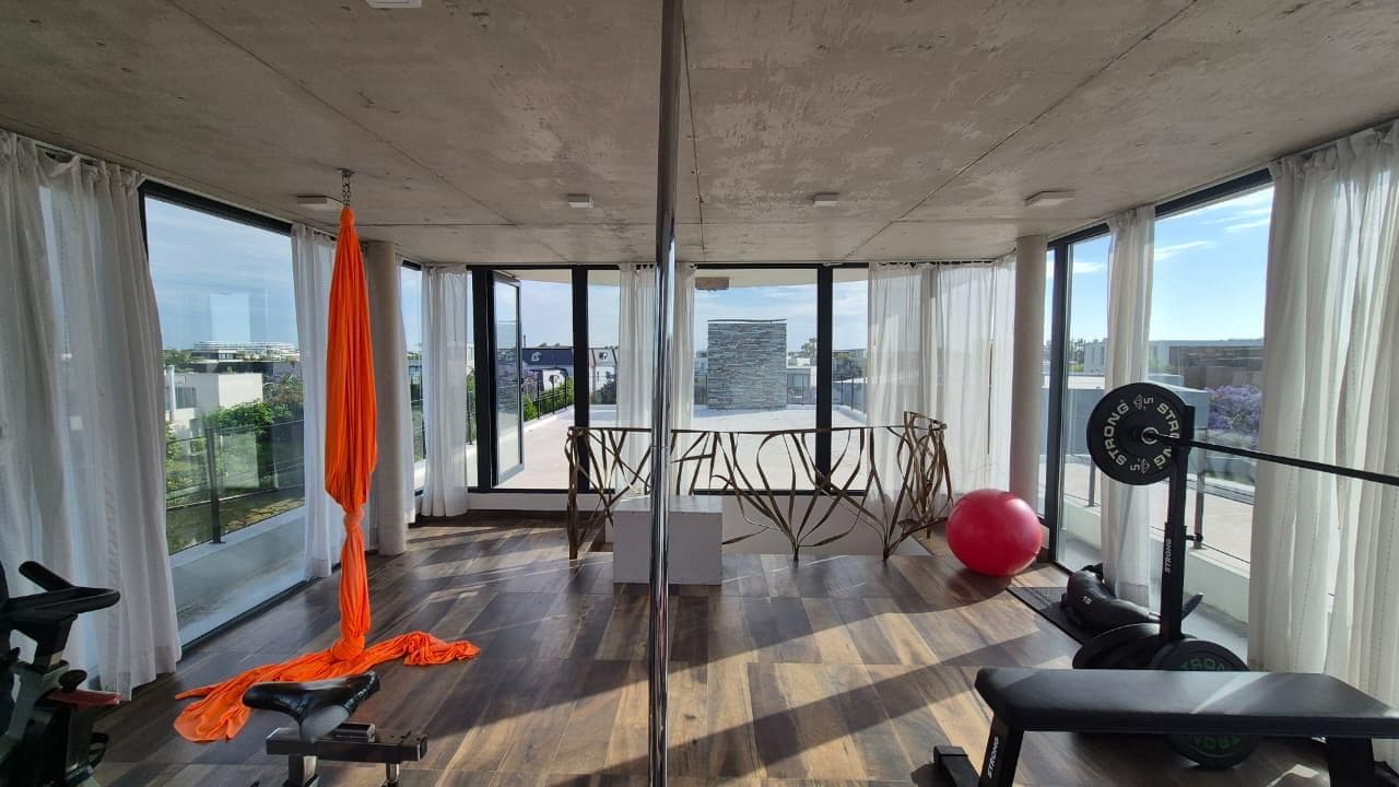 Large Lakefront Home for Sale in El Golf - Nordelta