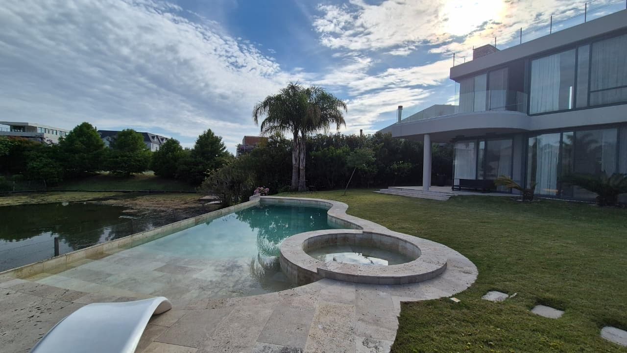 Large Lakefront Home for Sale in El Golf - Nordelta