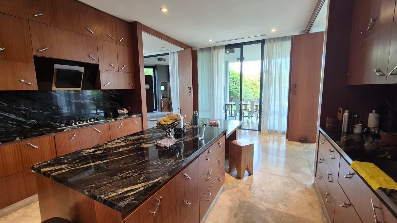 Large Lakefront Home for Sale in El Golf - Nordelta