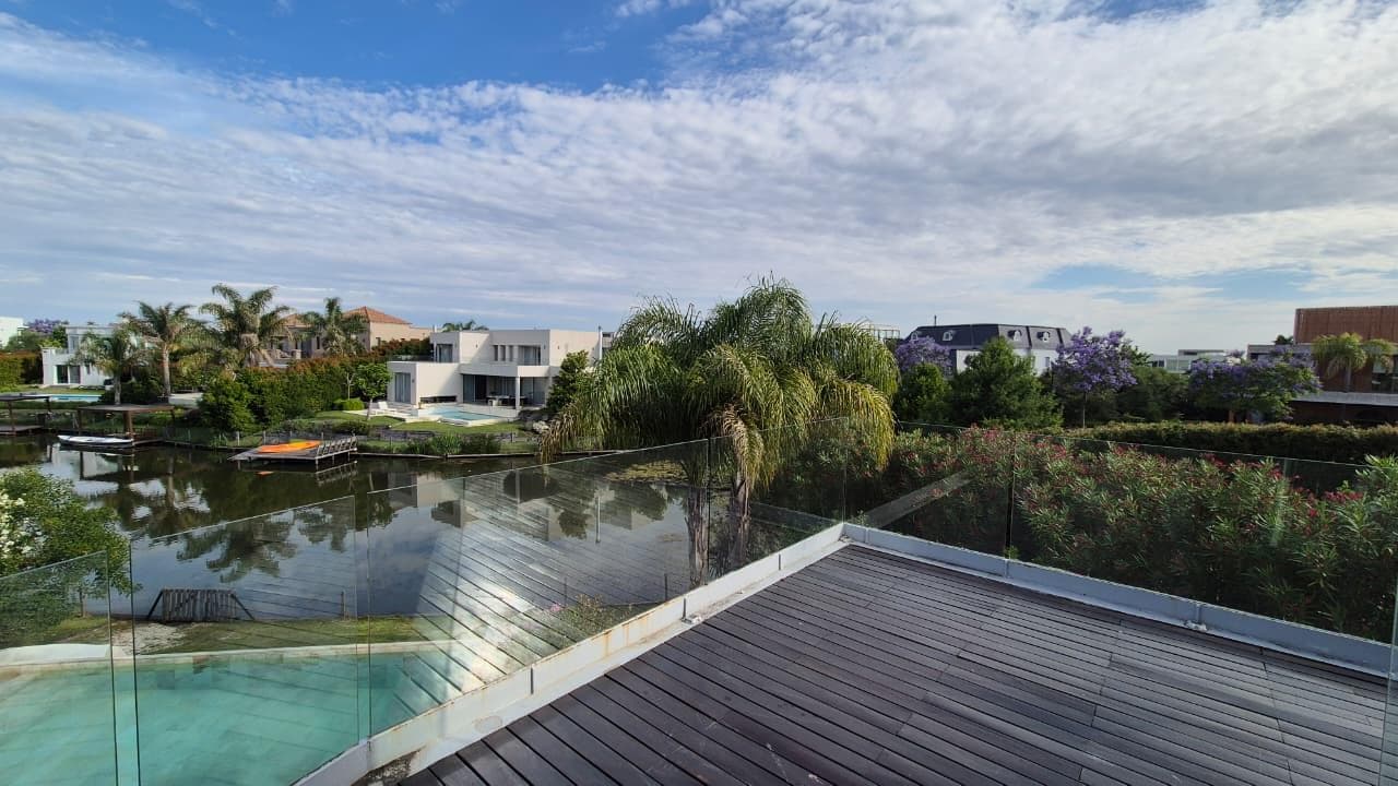 Large Lakefront Home for Sale in El Golf - Nordelta