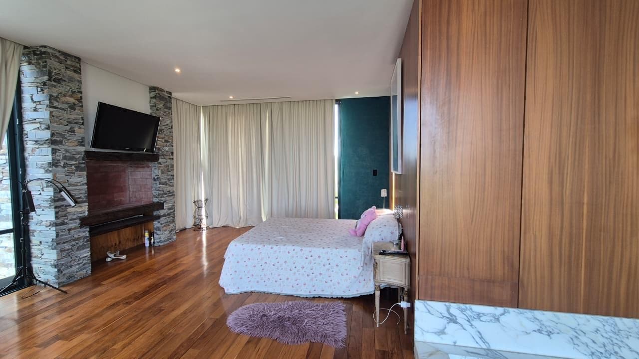 Large Lakefront Home for Sale in El Golf - Nordelta
