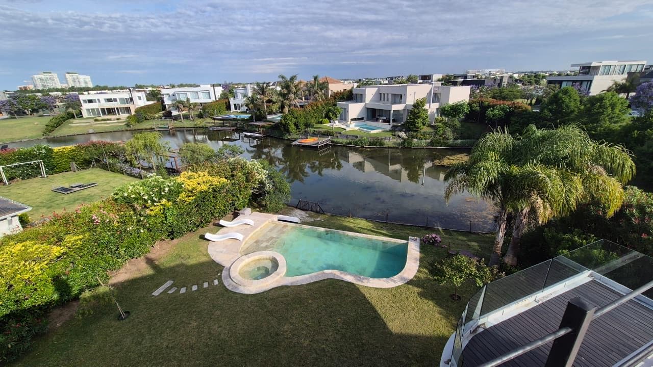 Large Lakefront Home for Sale in El Golf - Nordelta