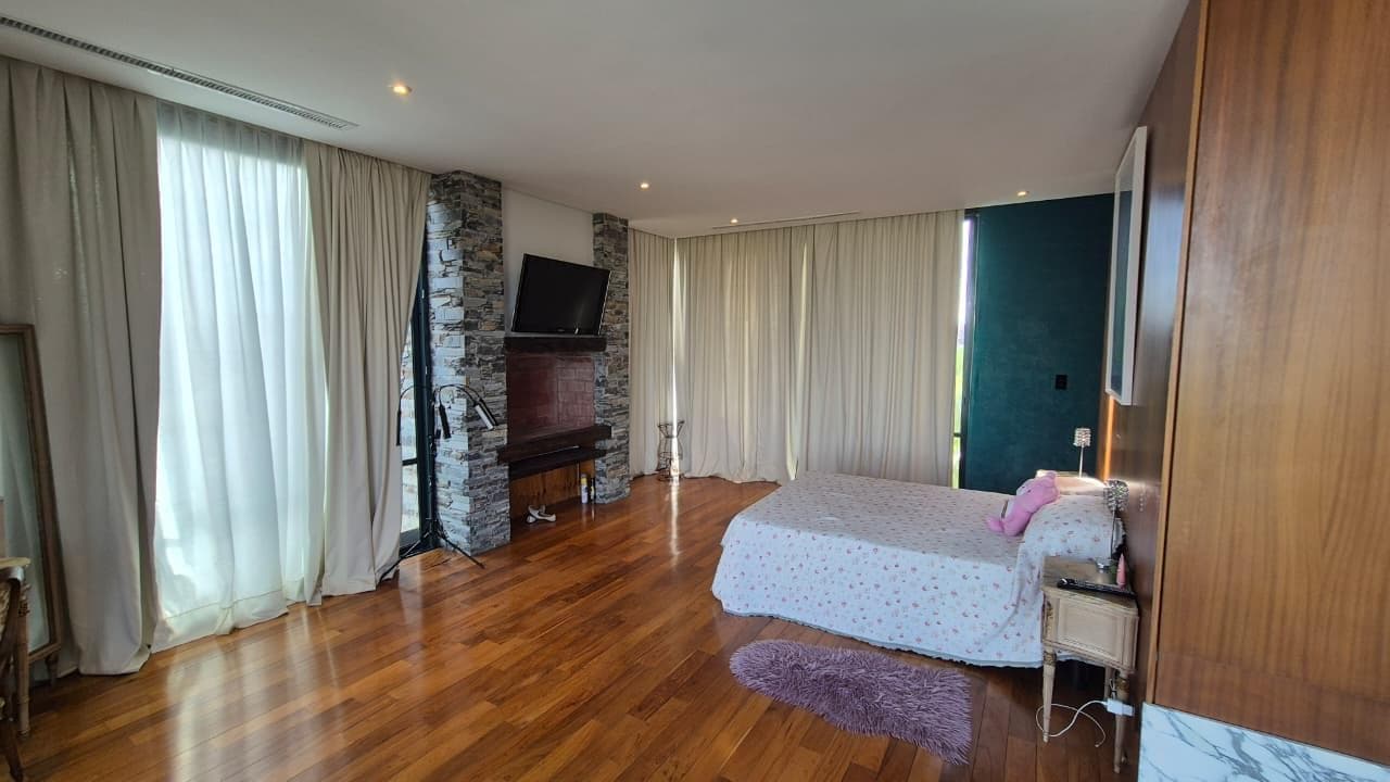 Large Lakefront Home for Sale in El Golf - Nordelta