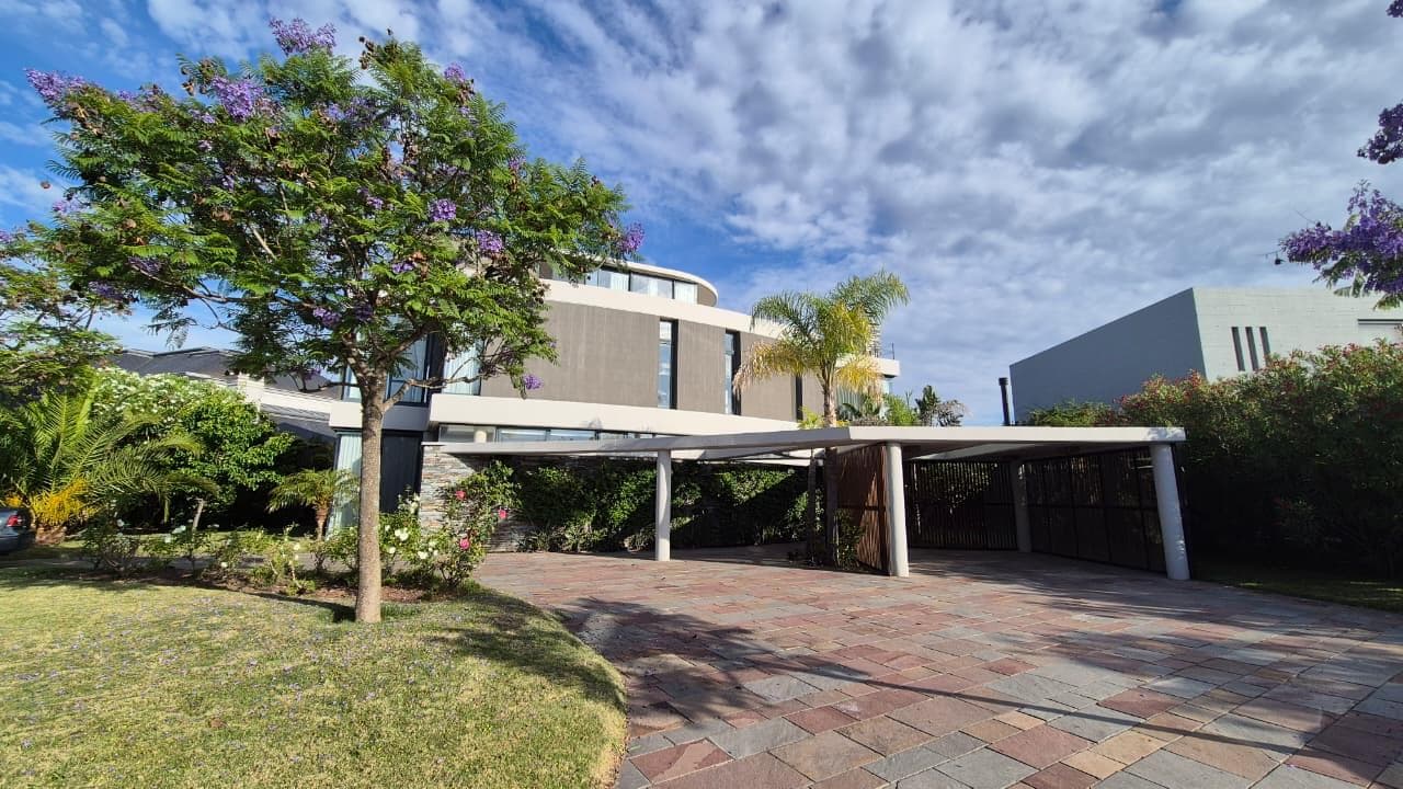 Large Lakefront Home for Sale in El Golf - Nordelta