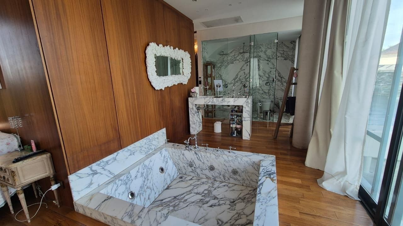 Large Lakefront Home for Sale in El Golf - Nordelta