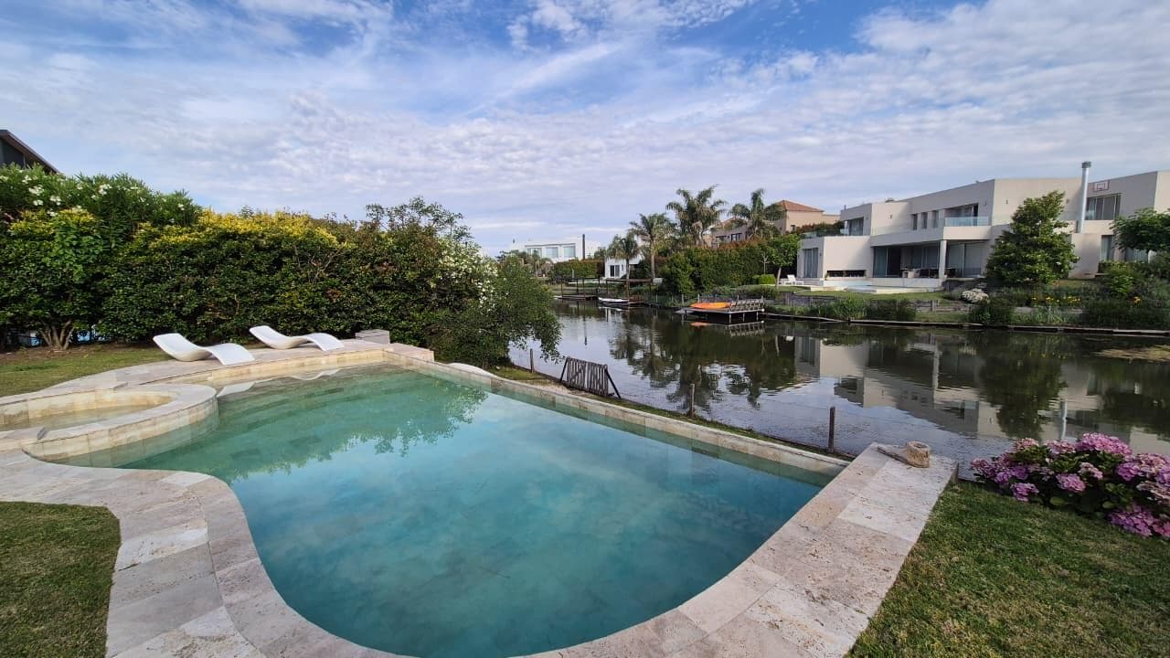 Large Lakefront Home for Sale in El Golf - Nordelta