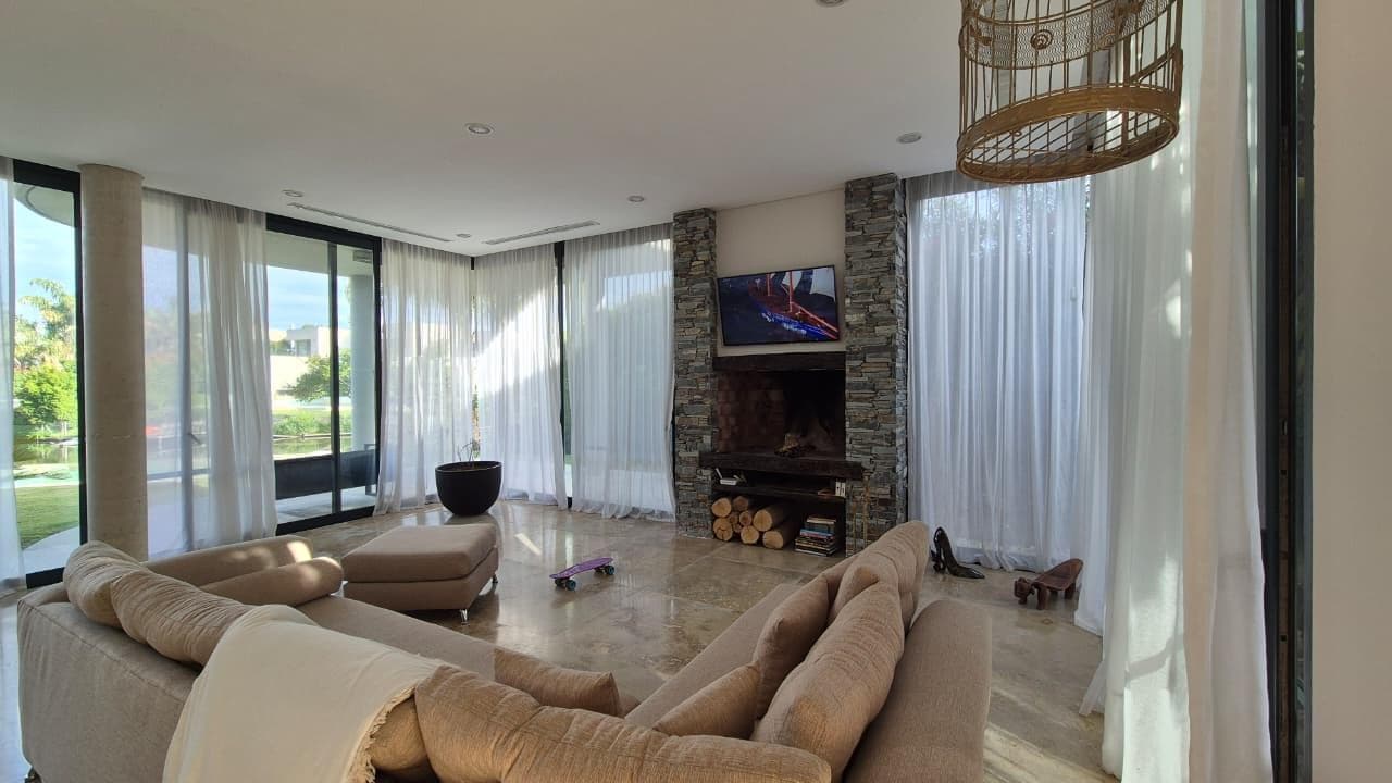 Large Lakefront Home for Sale in El Golf - Nordelta