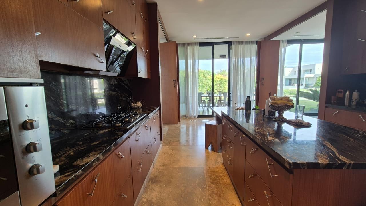 Large Lakefront Home for Sale in El Golf - Nordelta