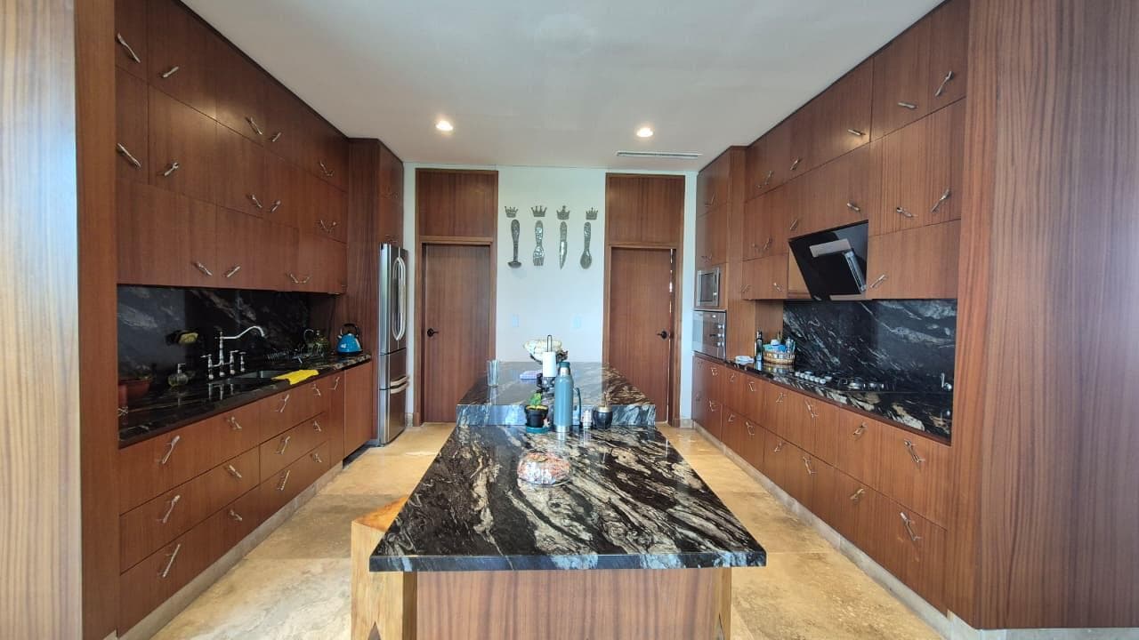Large Lakefront Home for Sale in El Golf - Nordelta